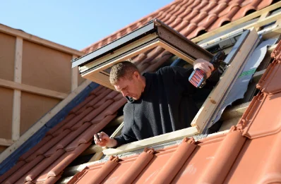 Pose de fenêtres de toit Velux à Escurolles